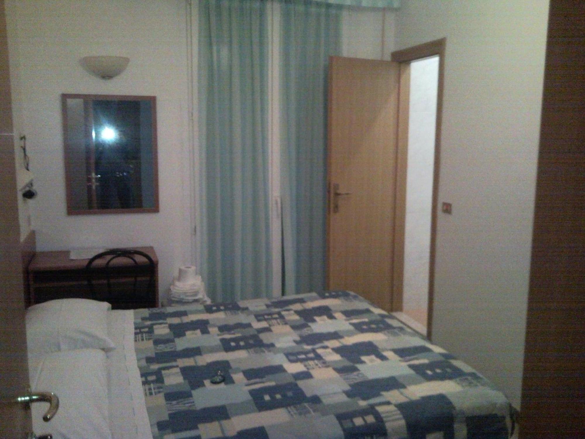 Hotel Trinidad Rímini Exterior foto