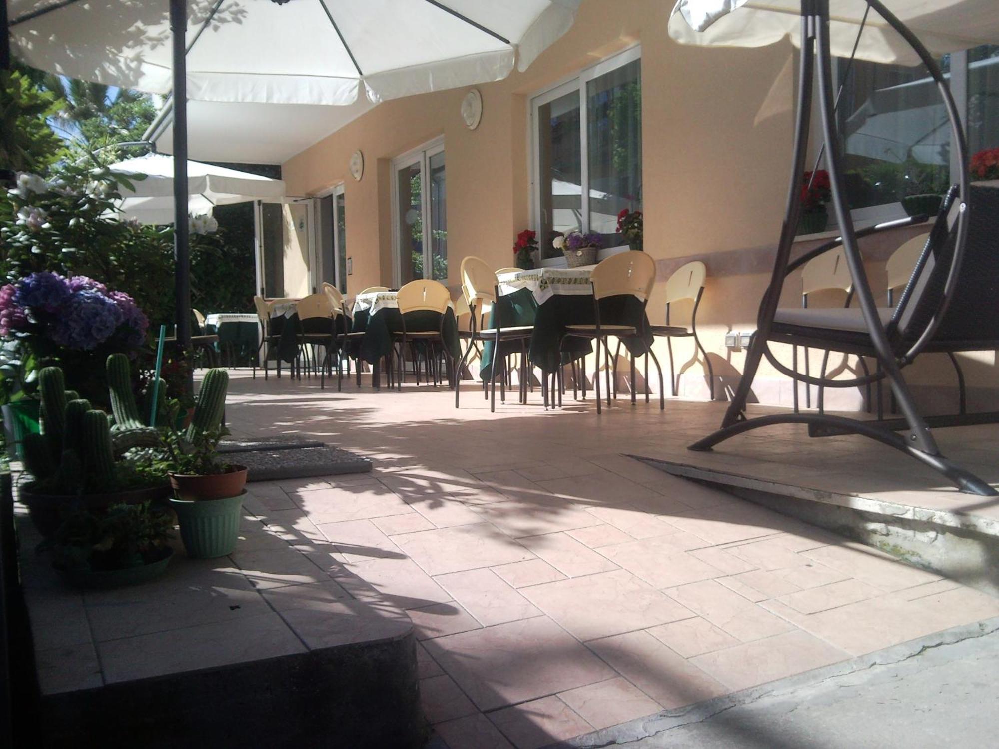 Hotel Trinidad Rímini Exterior foto